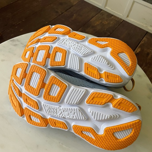 Men’s Hoka Bondi 7 Running Shoe - Picture 4 of 8